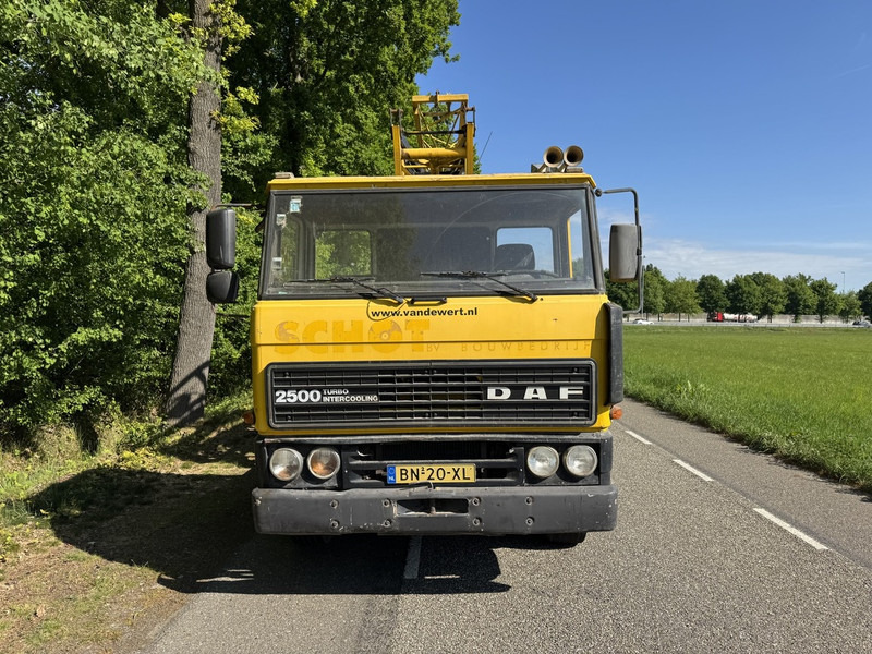DAF 2500 - Grua móvel: foto 4 DAF 2500 - Grua móvel: foto 4