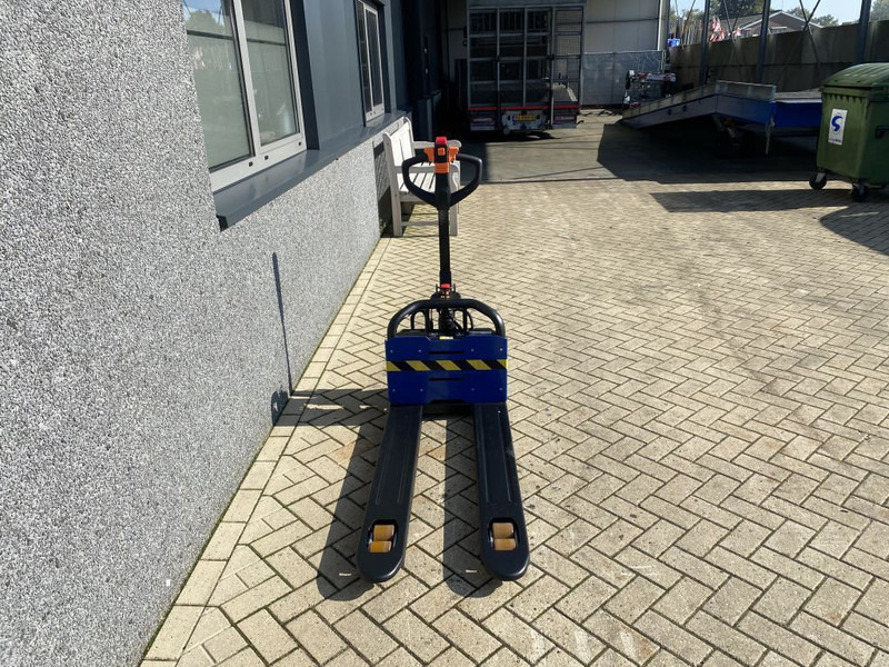 Electrische pallet truck HWE15 Nieuw elektrisch Lion accu HWE15 - Porta-palete: foto 5 Electrische pallet truck HWE15 Nieuw elektrisch Lion accu HWE15 - Porta-palete: foto 5