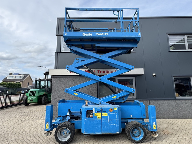 Genie GS 2669 RT Hoogwerker / Arbeitsbuhne 10mtr werkhoogte 4x4 kubota DIESEL 2013 - Plataforma de Tijera/ Plataforma de tesoura: foto 5 Genie GS 2669 RT Hoogwerker / Arbeitsbuhne 10mtr werkhoogte 4x4 kubota DIESEL 2013 - Plataforma de Tijera/ Plataforma de tesoura: foto 5
