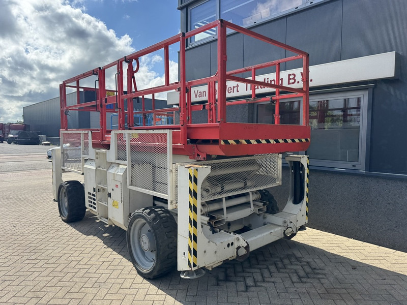 Genie GS 3390 RT Schaarhoogwerker / Scissor Lift / Arbeitsbuhne 12mtr werkhoogte 4x4 Deutz DIESEL 2013 - Plataforma de Tijera/ Plataforma de tesoura: foto 5 Genie GS 3390 RT Schaarhoogwerker / Scissor Lift / Arbeitsbuhne 12mtr werkhoogte 4x4 Deutz DIESEL 2013 - Plataforma de Tijera/ Plataforma de tesoura: foto 5