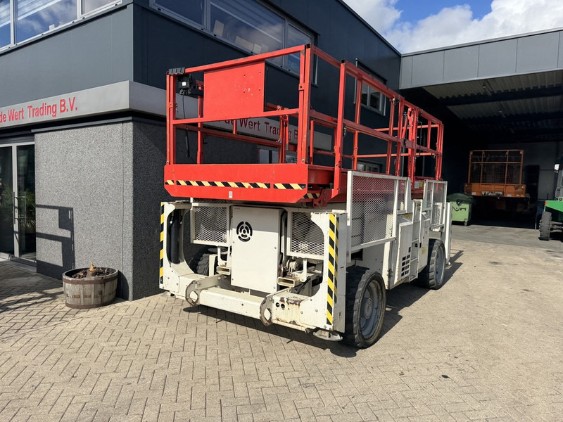 Genie GS 3390 RT Schaarhoogwerker / Scissor Lift / Arbeitsbuhne 12mtr werkhoogte 4x4 Deutz DIESEL 2013 - Plataforma de Tijera/ Plataforma de tesoura: foto 4 Genie GS 3390 RT Schaarhoogwerker / Scissor Lift / Arbeitsbuhne 12mtr werkhoogte 4x4 Deutz DIESEL 2013 - Plataforma de Tijera/ Plataforma de tesoura: foto 4
