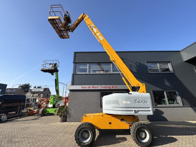 Genie S45 4x4 DEUTZ DIESEL 3000uur 15,7M Werkhoogte - Plataforma telescópica: foto 3 Genie S45 4x4 DEUTZ DIESEL 3000uur 15,7M Werkhoogte - Plataforma telescópica: foto 3