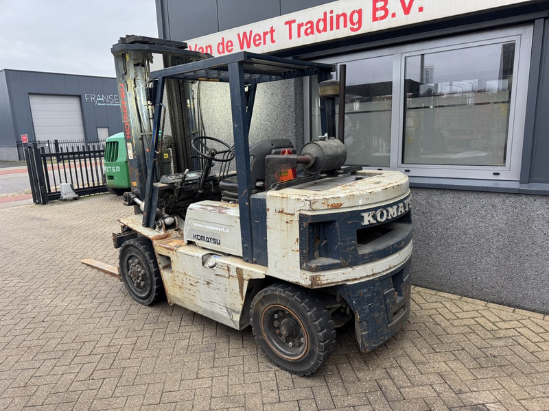 Komatsu FD35Z-4 Triplo 600 Freelift / Sideshift 6 Cilinder Diesel - Empilhador a diesel: foto 4 Komatsu FD35Z-4 Triplo 600 Freelift / Sideshift 6 Cilinder Diesel - Empilhador a diesel: foto 4