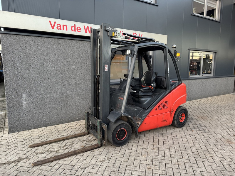 Linde H25D-02 Triplo 545 Freelift / Sideshift / VW Diesel 2017 - Empilhador a diesel: foto 2 Linde H25D-02 Triplo 545 Freelift / Sideshift / VW Diesel 2017 - Empilhador a diesel: foto 2