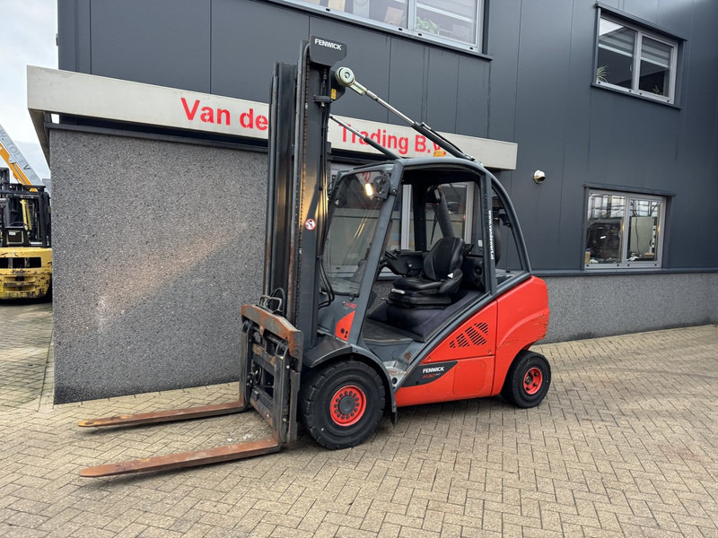 Linde H30D-02 Duplo 450 Sideshift / Vorkversteller VW Diesel 2013 - Empilhador a diesel: foto 2 Linde H30D-02 Duplo 450 Sideshift / Vorkversteller VW Diesel 2013 - Empilhador a diesel: foto 2