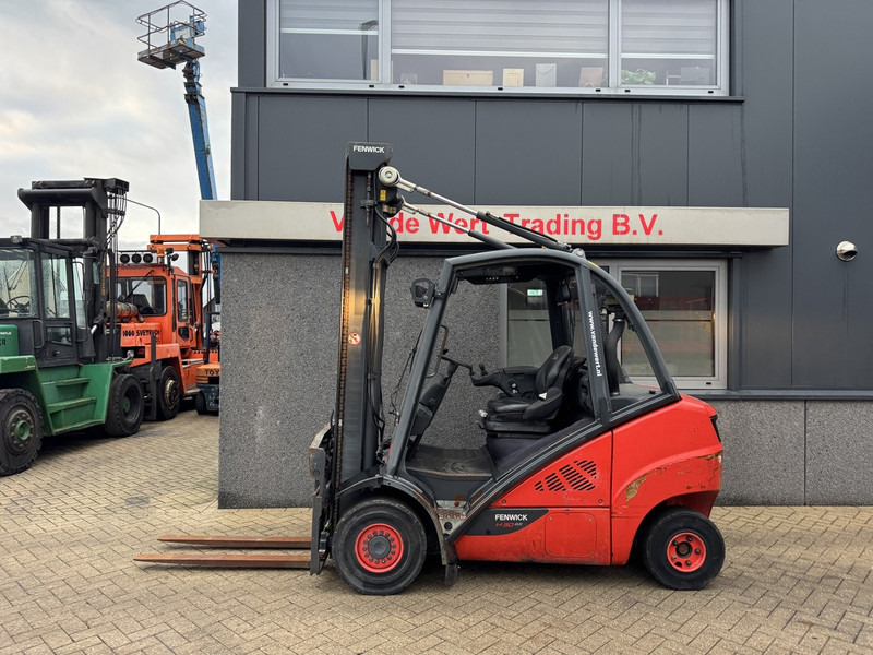 Linde H30D-02 Duplo 450 Sideshift / Vorkversteller VW Diesel 2014 - Empilhador a diesel: foto 1 Linde H30D-02 Duplo 450 Sideshift / Vorkversteller VW Diesel 2014 - Empilhador a diesel: foto 1