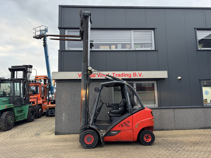 Linde H30D-02 Duplo 450 Sideshift / Vorkversteller VW Diesel 2014 - Empilhador a diesel: foto 5 Linde H30D-02 Duplo 450 Sideshift / Vorkversteller VW Diesel 2014 - Empilhador a diesel: foto 5