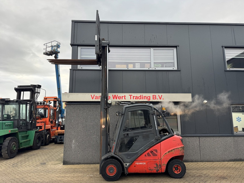 Linde H30T-01 Duplo 365 Sideshift / Vorkversteller LPG 2012 - Empilhador a gás: foto 5 Linde H30T-01 Duplo 365 Sideshift / Vorkversteller LPG 2012 - Empilhador a gás: foto 5