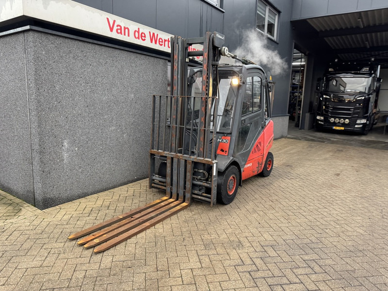 Linde H30T-01 Duplo 365 Sideshift / Vorkversteller LPG 2012 - Empilhador a gás: foto 3 Linde H30T-01 Duplo 365 Sideshift / Vorkversteller LPG 2012 - Empilhador a gás: foto 3