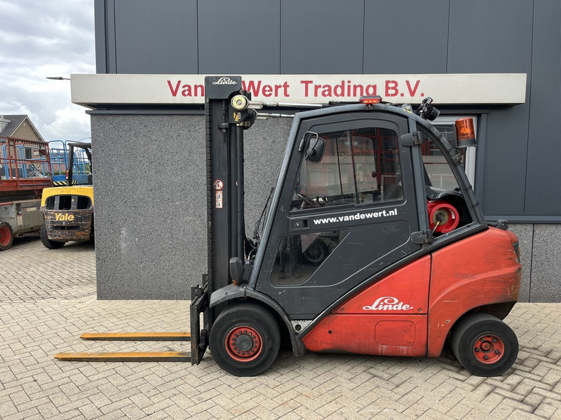 Linde H30T Duplo 360 Sideshift LPG 2005 - Empilhador a gás: foto 1 Linde H30T Duplo 360 Sideshift LPG 2005 - Empilhador a gás: foto 1