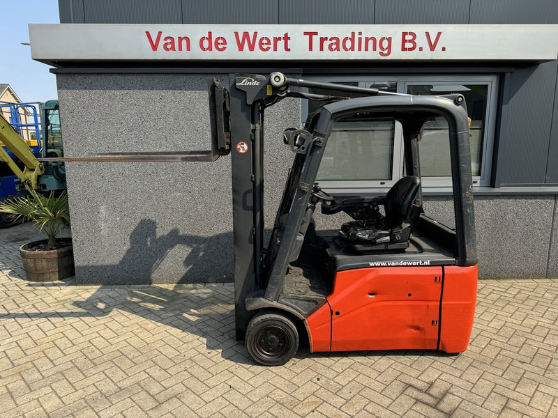Linde Linde E16-01 Triplo 435 Freelift/Sideshift Elektrisch 2014 - Empilhador elétrico: foto 2 Linde Linde E16-01 Triplo 435 Freelift/Sideshift Elektrisch 2014 - Empilhador elétrico: foto 2