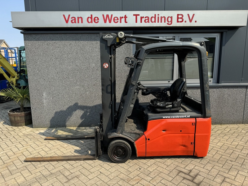 Linde Linde E16-01 Triplo 435 Freelift/Sideshift Elektrisch 2014 - Empilhador elétrico: foto 1 Linde Linde E16-01 Triplo 435 Freelift/Sideshift Elektrisch 2014 - Empilhador elétrico: foto 1