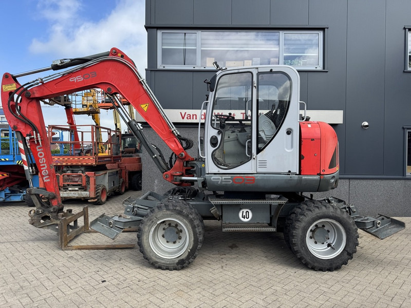 Neuson 9503 WD Mobiele Kraan 2009 Palletvork, Stenenklem, 2x Bak 8860hours Deutz Diesel - Grua móvel: foto 1 Neuson 9503 WD Mobiele Kraan 2009 Palletvork, Stenenklem, 2x Bak 8860hours Deutz Diesel - Grua móvel: foto 1