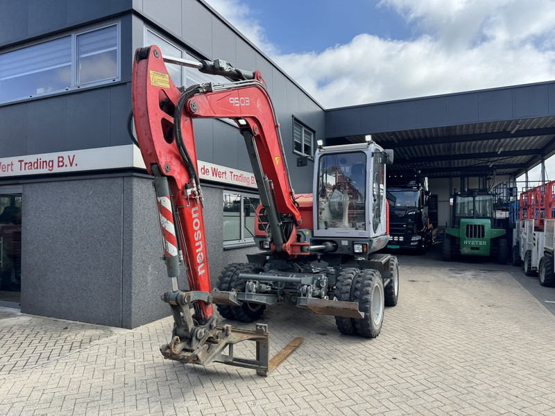 Neuson 9503 WD Mobiele Kraan 2009 Palletvork, Stenenklem, 2x Bak 8860hours Deutz Diesel - Grua móvel: foto 5 Neuson 9503 WD Mobiele Kraan 2009 Palletvork, Stenenklem, 2x Bak 8860hours Deutz Diesel - Grua móvel: foto 5