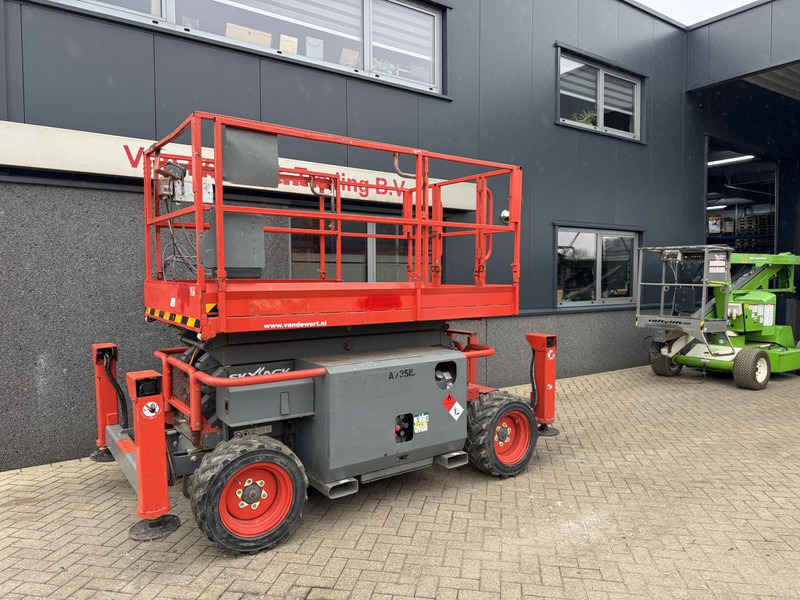 Skyjack SJ 6832RT Schaarhoogwerker / Scissor / Arbeitsbuhne 2016 4X4 Kubota Diesel 12M Werkhoogte - Plataforma de Tijera/ Plataforma de tesoura: foto 2 Skyjack SJ 6832RT Schaarhoogwerker / Scissor / Arbeitsbuhne 2016 4X4 Kubota Diesel 12M Werkhoogte - Plataforma de Tijera/ Plataforma de tesoura: foto 2