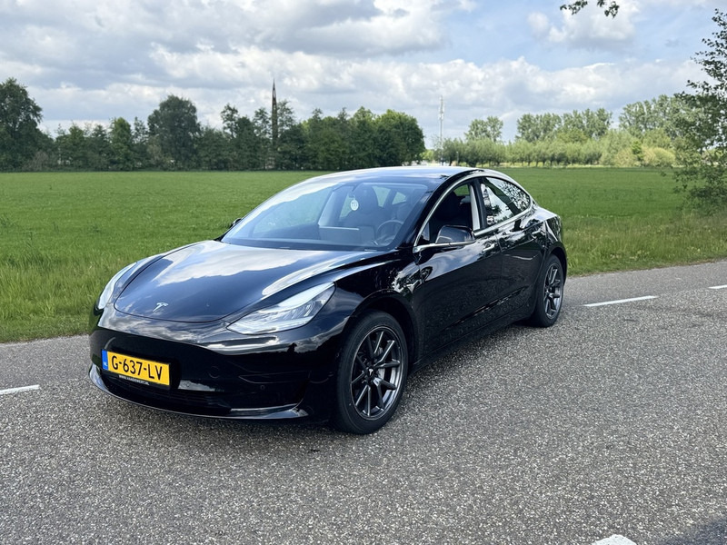 Tesla Model 3 - Automóvel: foto 2 Tesla Model 3 - Automóvel: foto 2