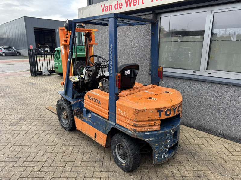 Toyota 02-5FD25 Duplo 300 Sideshift Toyota Diesel - Empilhador a diesel: foto 4 Toyota 02-5FD25 Duplo 300 Sideshift Toyota Diesel - Empilhador a diesel: foto 4