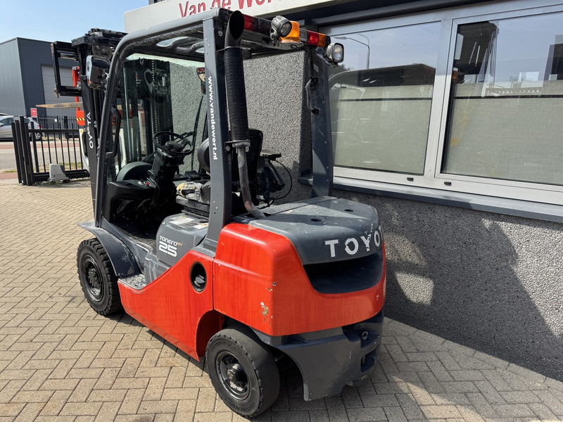 Toyota 06-8FDF25 Triplo 470 Freelift / Sideshift Diesel 2020 - Empilhador a diesel: foto 4 Toyota 06-8FDF25 Triplo 470 Freelift / Sideshift Diesel 2020 - Empilhador a diesel: foto 4