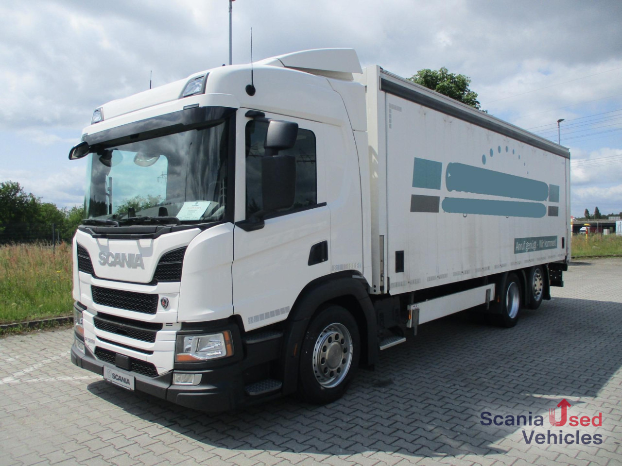 SCANIA P 320 B6x2*4LB - Camião transporte de bebidas: foto 1 SCANIA P 320 B6x2*4LB - Camião transporte de bebidas: foto 1