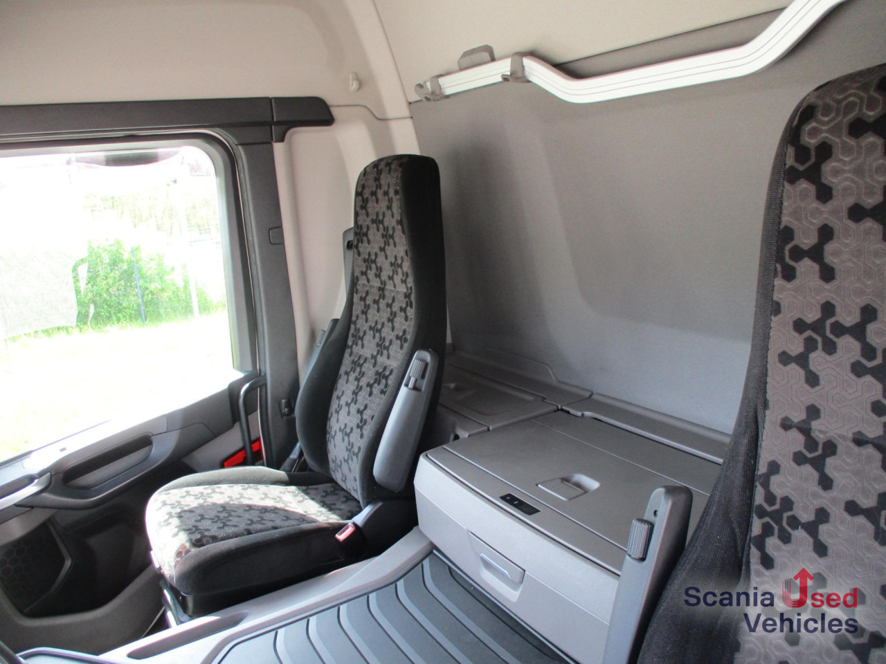Camião transporte de bebidas SCANIA P 320 B6x2*4LB / LBW / Lift-Lenkachse / 18 Pal. /: foto 13