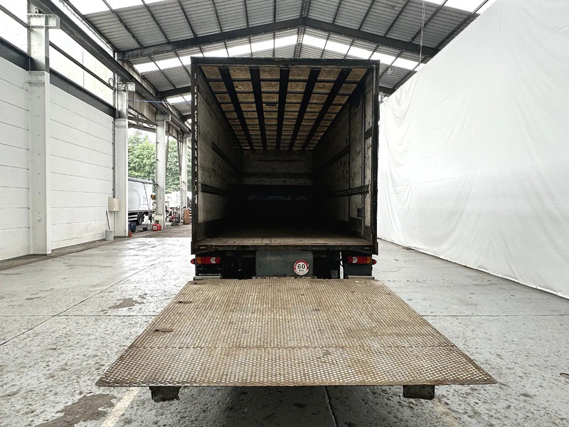 DAF LF 55.220 AE45 LAMMES/LAMMES - BLATT / BLATT - Camião furgão: foto 4 DAF LF 55.220 AE45 LAMMES/LAMMES - BLATT / BLATT - Camião furgão: foto 4