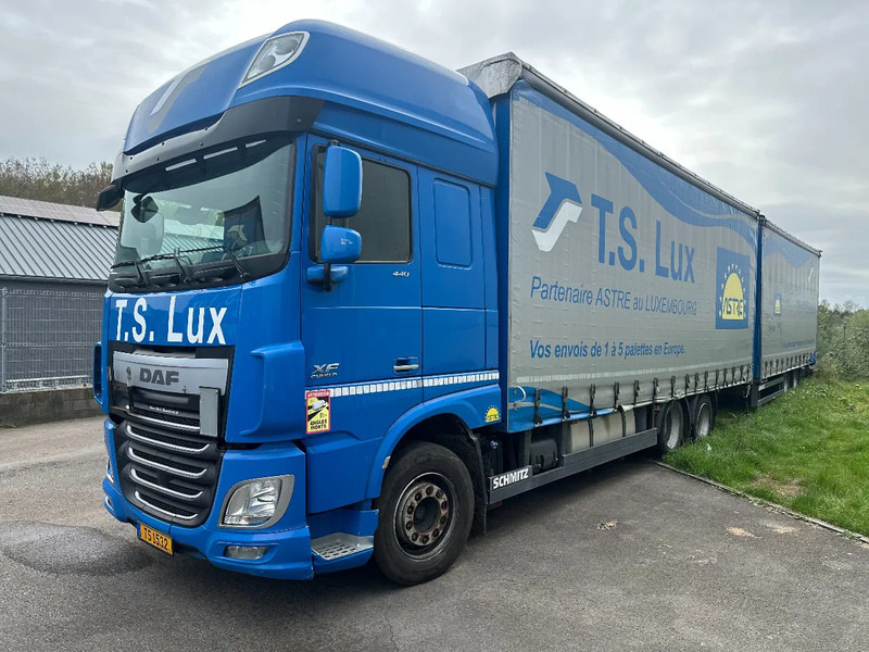 DAF XF 440 DAF XF 440 6x2 / SUPERSPACECAB / KOMBI MIT ANHANGER SCHMITZ 2016 / DURCHLADEN / 2 STUCK - Camião de lona: foto 1 DAF XF 440 DAF XF 440 6x2 / SUPERSPACECAB / KOMBI MIT ANHANGER SCHMITZ 2016 / DURCHLADEN / 2 STUCK - Camião de lona: foto 1