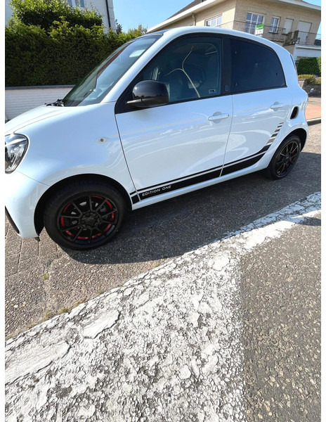 Smart Forfour ONE EQ / 100% ELECTRIC / BRABUS ALLOY WHEELS /EDITION ONE - Automóvel: foto 3 Smart Forfour ONE EQ / 100% ELECTRIC / BRABUS ALLOY WHEELS /EDITION ONE - Automóvel: foto 3