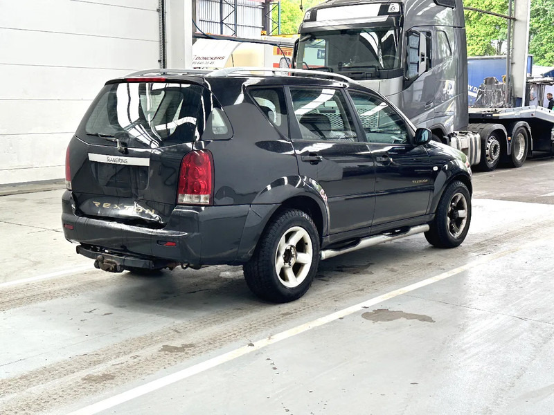 SsangYong Rexton AIRCO / LEATHER / MOTEUR MERCEDES - MERCEDES MOTOR - SUV: foto 5 SsangYong Rexton AIRCO / LEATHER / MOTEUR MERCEDES - MERCEDES MOTOR - SUV: foto 5