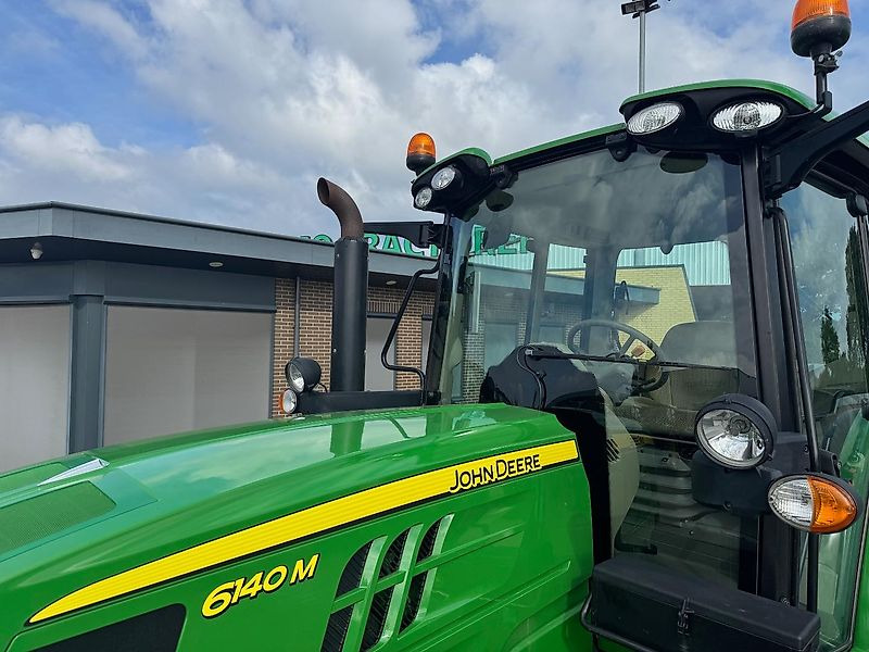 John Deere 6140M AQ+ 40KM 2022 1795 UUR TLS MCS LUCHTDRUK!!! - Trator: foto 5 John Deere 6140M AQ+ 40KM 2022 1795 UUR TLS MCS LUCHTDRUK!!! - Trator: foto 5