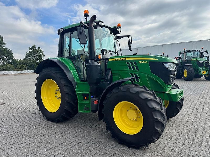 John Deere 6140M AQ+ 40KM 2022 1795 UUR TLS MCS LUCHTDRUK!!! - Trator: foto 2 John Deere 6140M AQ+ 40KM 2022 1795 UUR TLS MCS LUCHTDRUK!!! - Trator: foto 2
