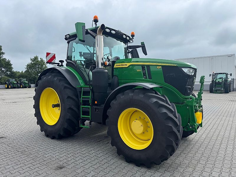 John Deere 6R250 AP 50KM G5-PLUS FH+FA 2024 875 UUR!!! - Trator: foto 2 John Deere 6R250 AP 50KM G5-PLUS FH+FA 2024 875 UUR!!! - Trator: foto 2