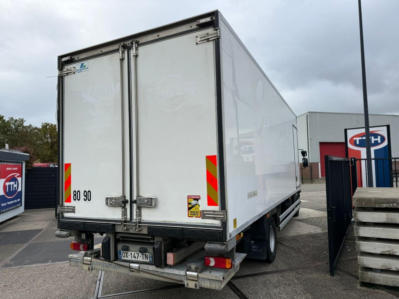 Renault D210.14 Frigobox Multitemp + Taillift CARRIER SUPRA 850 - Camião frigorífico: foto 4 Renault D210.14 Frigobox Multitemp + Taillift CARRIER SUPRA 850 - Camião frigorífico: foto 4