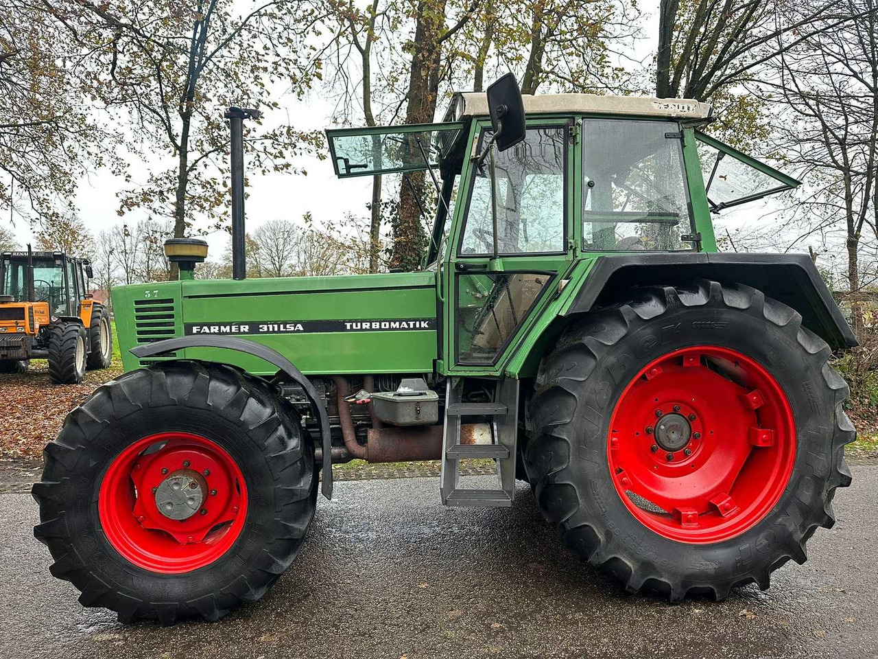 1984 FENDT FARMER 311 LSA ALL-WHEEL DRIVE FARM TRACTOR - Trator: foto 2 1984 FENDT FARMER 311 LSA ALL-WHEEL DRIVE FARM TRACTOR - Trator: foto 2