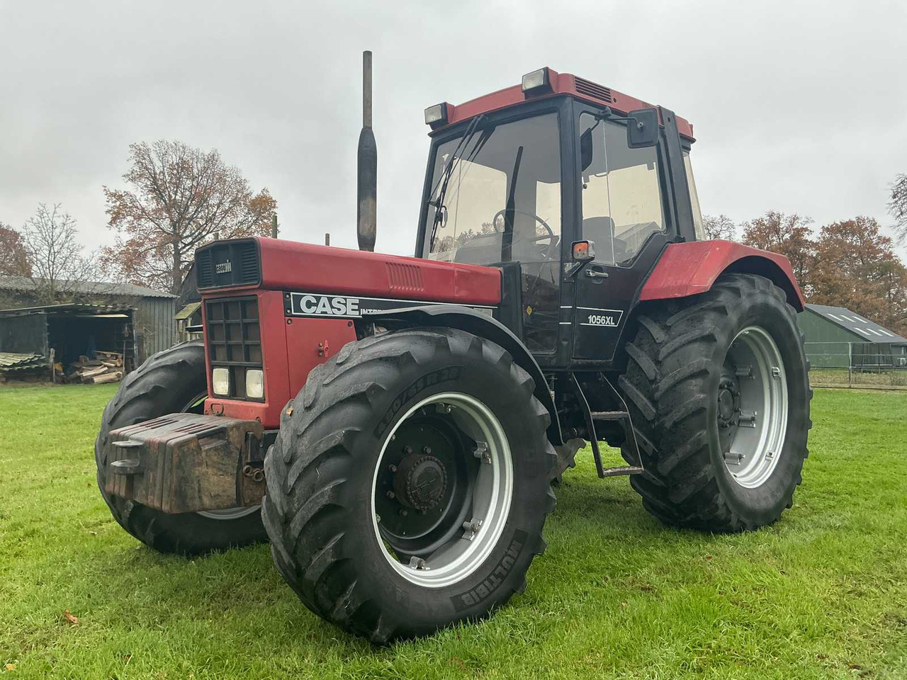 1986 CASE INTERNATIONAL 1056 AXL ALL-WHEEL DRIVE FARM TRACTOR - Trator: foto 1 1986 CASE INTERNATIONAL 1056 AXL ALL-WHEEL DRIVE FARM TRACTOR - Trator: foto 1
