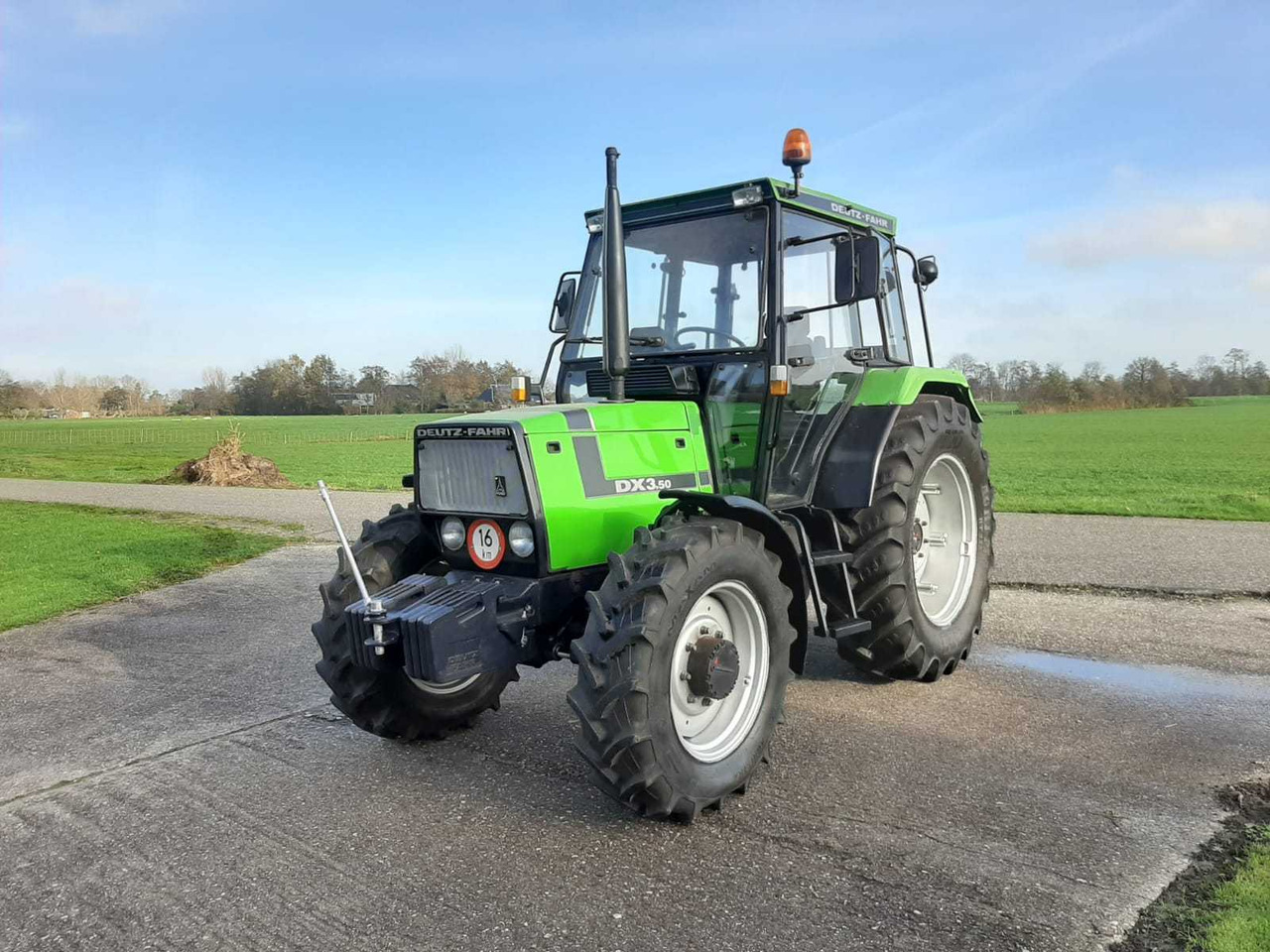 1988 DEUTZ-FAHR DX 3.50 ALL-WHEEL DRIVE FARM TRACTOR - Trator: foto 1 1988 DEUTZ-FAHR DX 3.50 ALL-WHEEL DRIVE FARM TRACTOR - Trator: foto 1