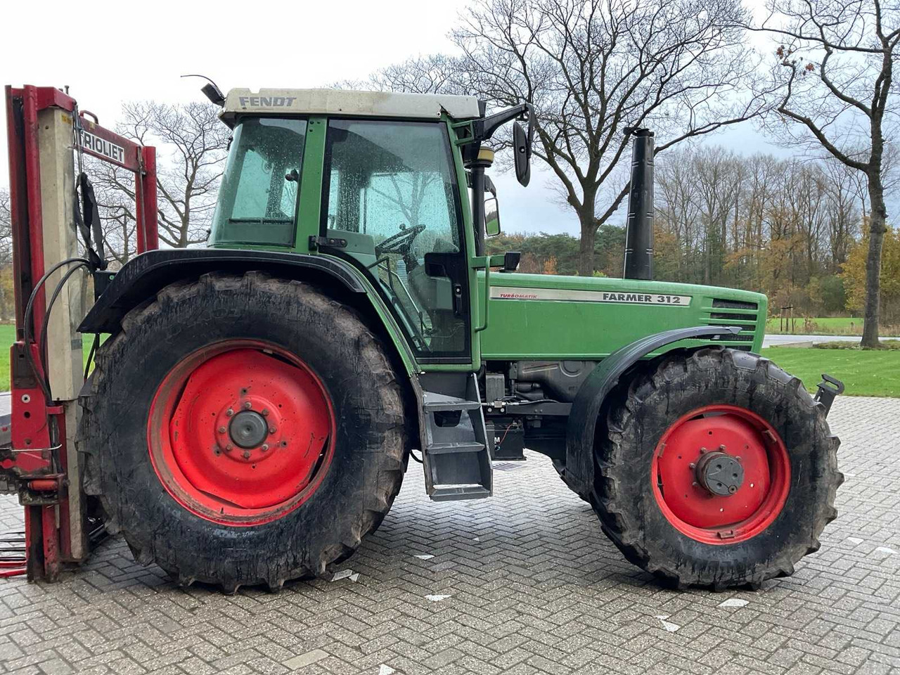 1994 FENDT FARMER 312 TURBOMATIK ALL-WHEEL DRIVE FARM TRACTOR - Trator: foto 5 1994 FENDT FARMER 312 TURBOMATIK ALL-WHEEL DRIVE FARM TRACTOR - Trator: foto 5