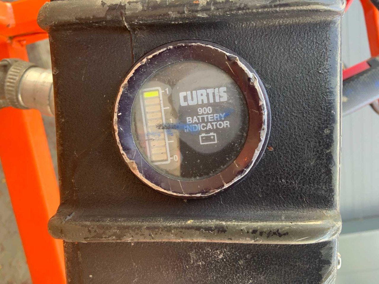 Plataforma aérea 2001 JLG 3246-E2 SCISSOR LIFT: foto 15 Plataforma aérea 2001 JLG 3246-E2 SCISSOR LIFT: foto 15