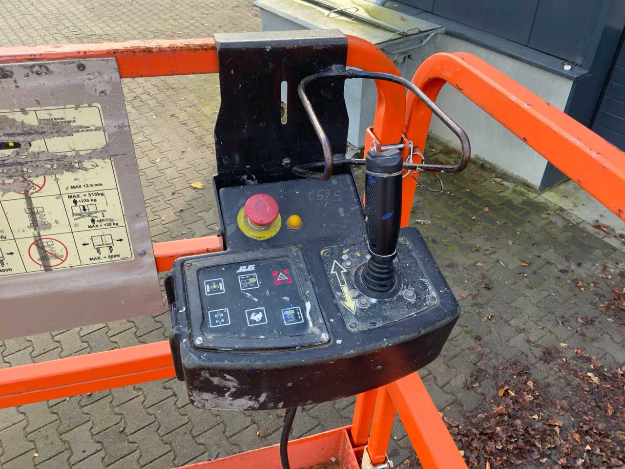 Plataforma aérea 2001 JLG 3246-E2 SCISSOR LIFT: foto 14 Plataforma aérea 2001 JLG 3246-E2 SCISSOR LIFT: foto 14