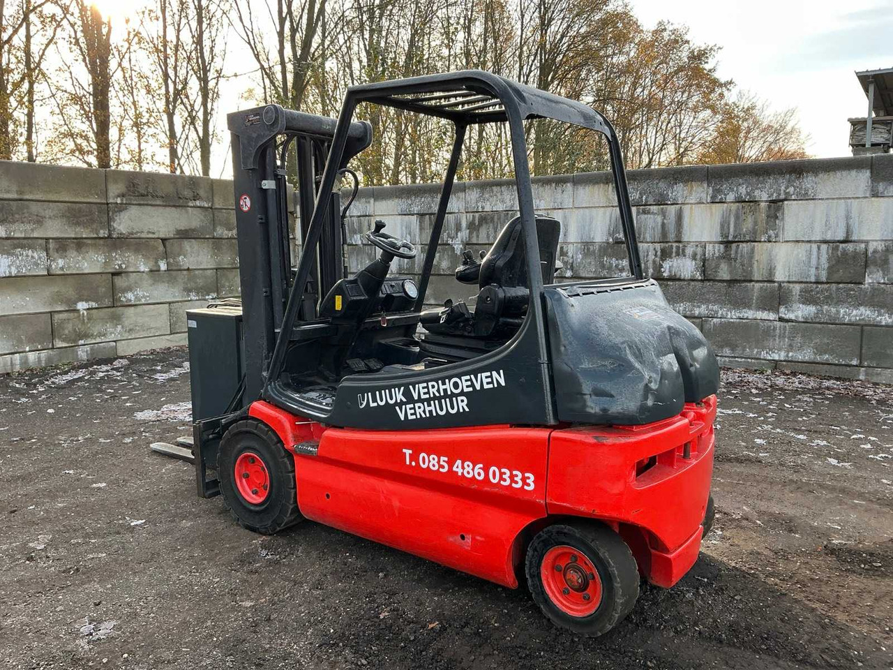 2001 LINDE E25-02 FORKLIFT - Empilhador: foto 3 2001 LINDE E25-02 FORKLIFT - Empilhador: foto 3