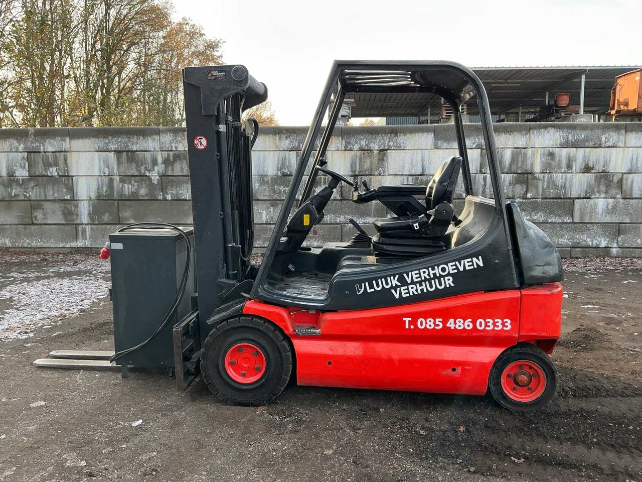 2001 LINDE E25-02 FORKLIFT - Empilhador: foto 2 2001 LINDE E25-02 FORKLIFT - Empilhador: foto 2
