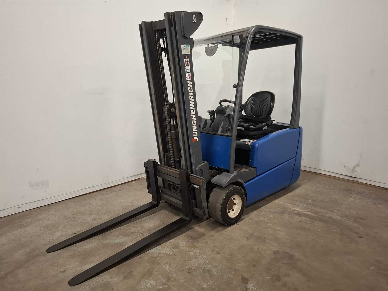 2004 JUNGHEINRICH EFG220 FORKLIFT - Empilhador: foto 1 2004 JUNGHEINRICH EFG220 FORKLIFT - Empilhador: foto 1
