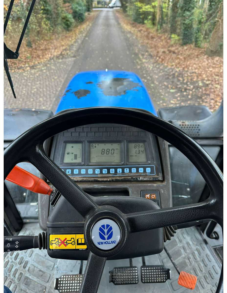 2004 NEW HOLLAND T/M 175 FOUR WHEEL DRIVE FARM TRACTOR - Trator: foto 5 2004 NEW HOLLAND T/M 175 FOUR WHEEL DRIVE FARM TRACTOR - Trator: foto 5