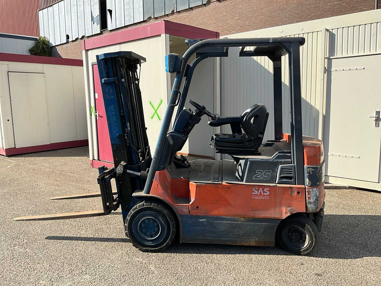 2004 TOYOTA 7FBMF25 FORKLIFT - Empilhador: foto 5 2004 TOYOTA 7FBMF25 FORKLIFT - Empilhador: foto 5