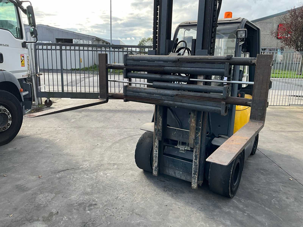 2007 OM XD30 FORKLIFT - Empilhador: foto 3 2007 OM XD30 FORKLIFT - Empilhador: foto 3