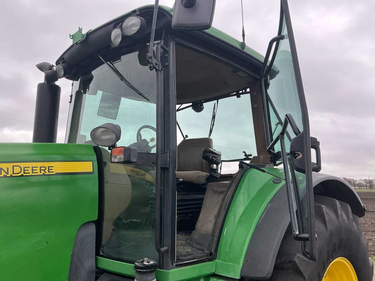 Trator 2009 JOHN DEERE 8430 FOUR WHEEL DRIVE FARM TRACTOR: foto 17
