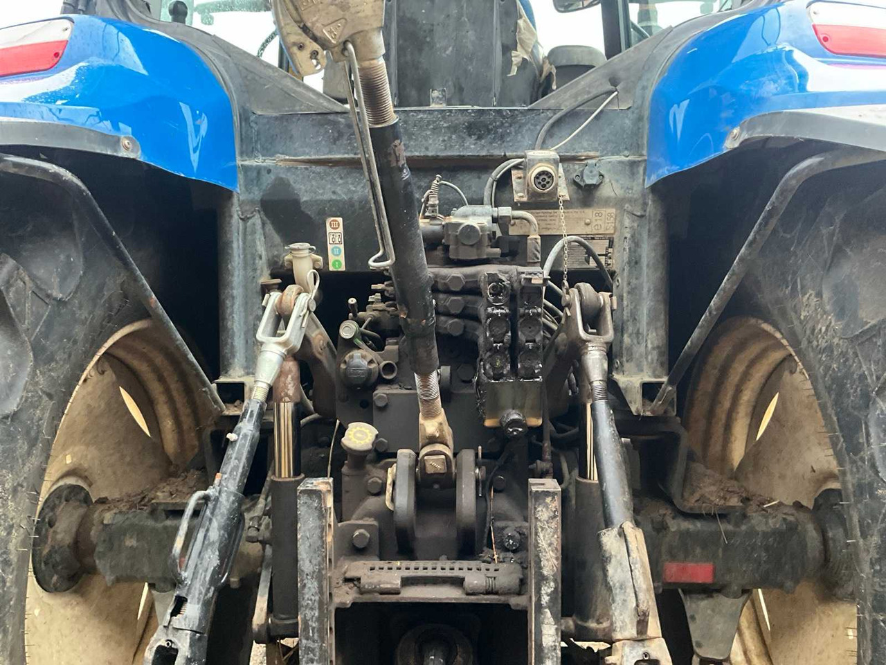 Trator 2009 NEW HOLLAND T6050 FOUR WHEEL DRIVE FARM TRACTOR: foto 18 Trator 2009 NEW HOLLAND T6050 FOUR WHEEL DRIVE FARM TRACTOR: foto 18