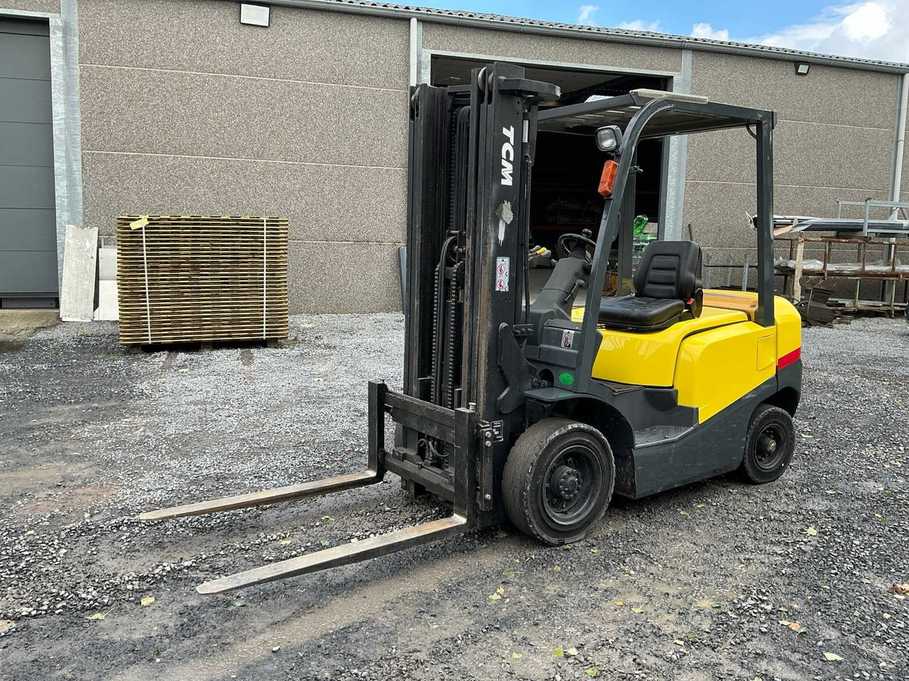 2009 TCM FHD25T3A FORKLIFT - Empilhador: foto 1 2009 TCM FHD25T3A FORKLIFT - Empilhador: foto 1