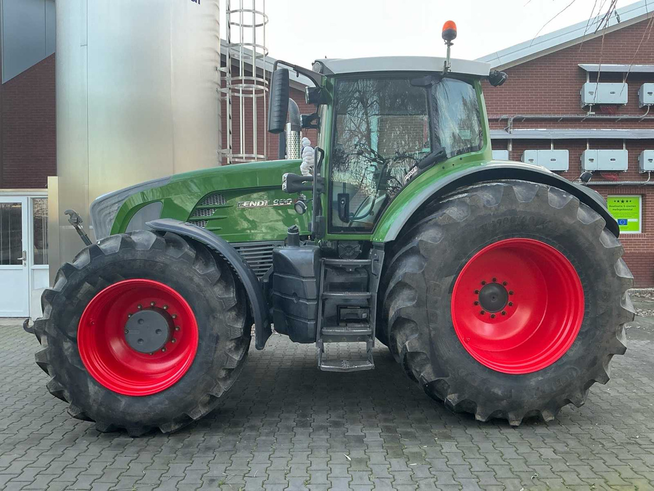 2010 FENDT 930 VARIO ALL-WHEEL DRIVE FARM TRACTOR - Trator: foto 2 2010 FENDT 930 VARIO ALL-WHEEL DRIVE FARM TRACTOR - Trator: foto 2