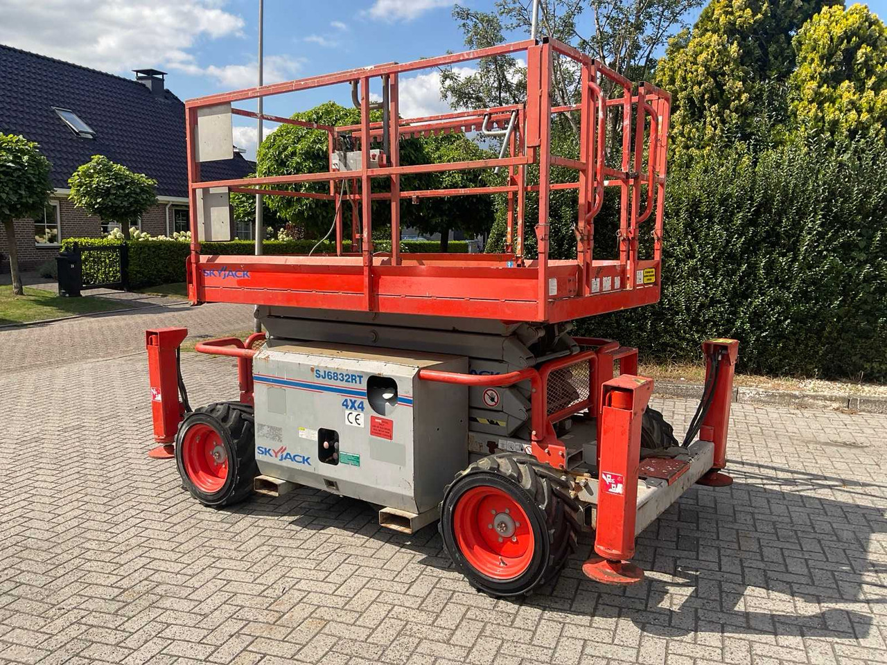 2010 SKY JACK SJ 6832 RT AERIAL PLATFORM - Plataforma aérea: foto 3 2010 SKY JACK SJ 6832 RT AERIAL PLATFORM - Plataforma aérea: foto 3