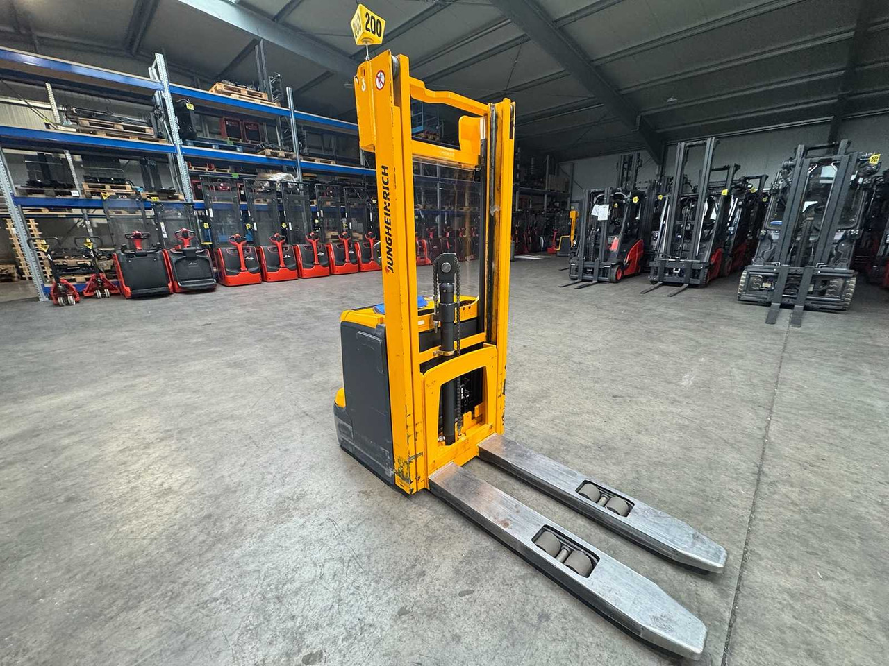 2013 JUNGHEINRICH EJC220 2,000KG STACKER PALLET TRUCK ANT FREE LIFT - Empilhador: foto 1 2013 JUNGHEINRICH EJC220 2,000KG STACKER PALLET TRUCK ANT FREE LIFT - Empilhador: foto 1